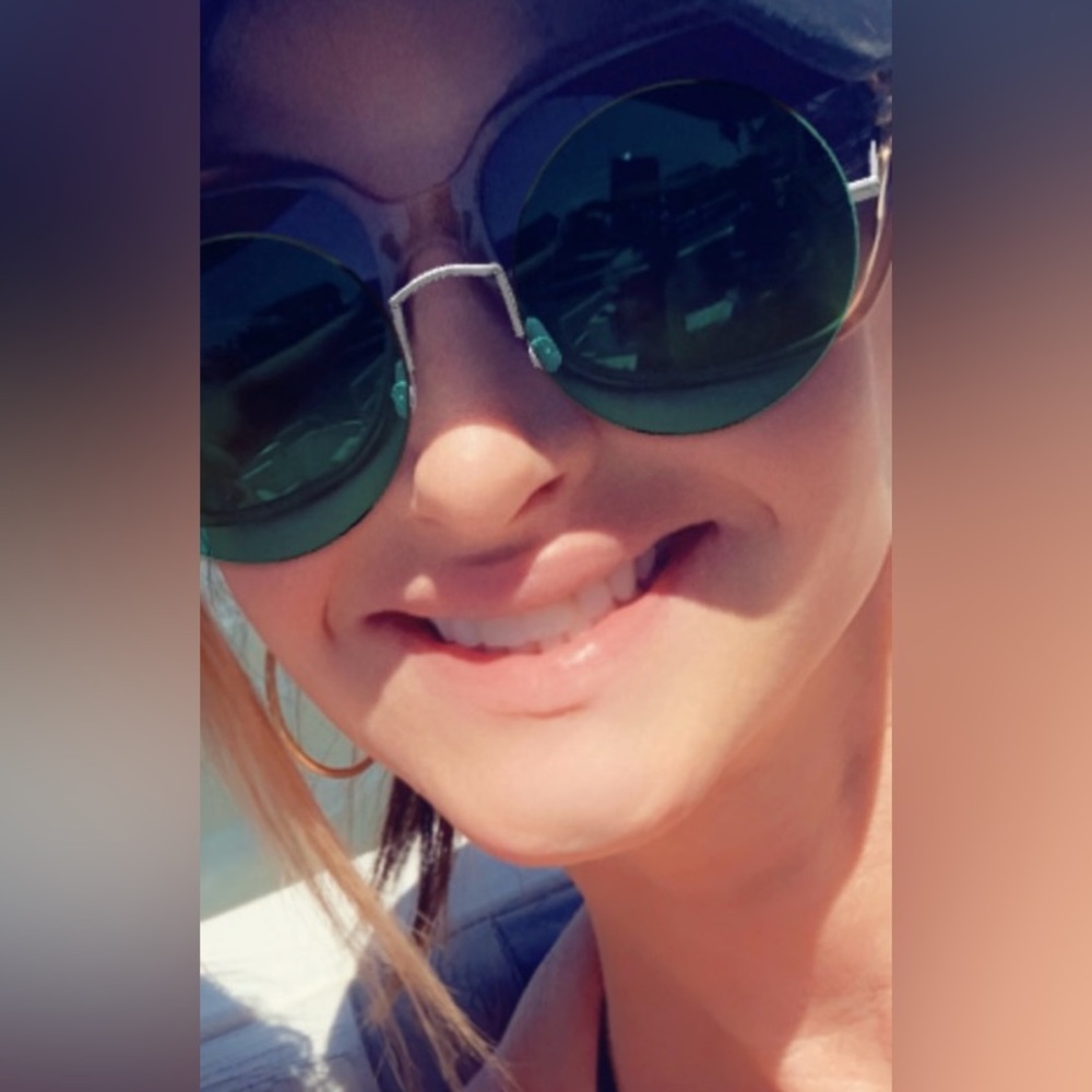 Meet your Posher, Lisa